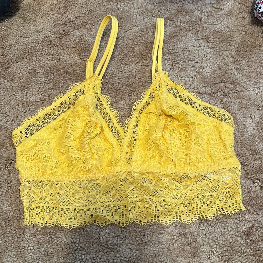 SOMA Women’s NWT Medium Sunshine Embraceable Enchanting Lace Bralette